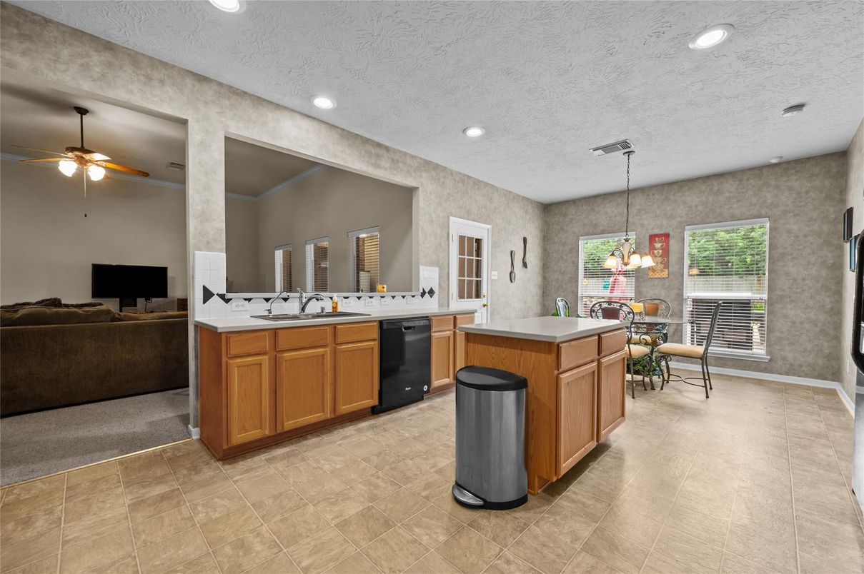 Chandelier, Dining room, Interior, Kitchen, Living room, Recessed Lighting