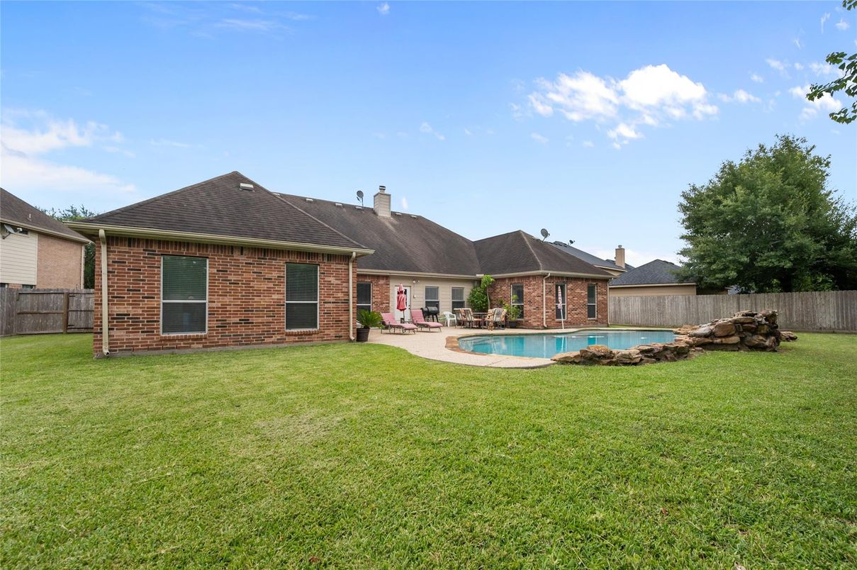 Backyard, Exterior, Pool