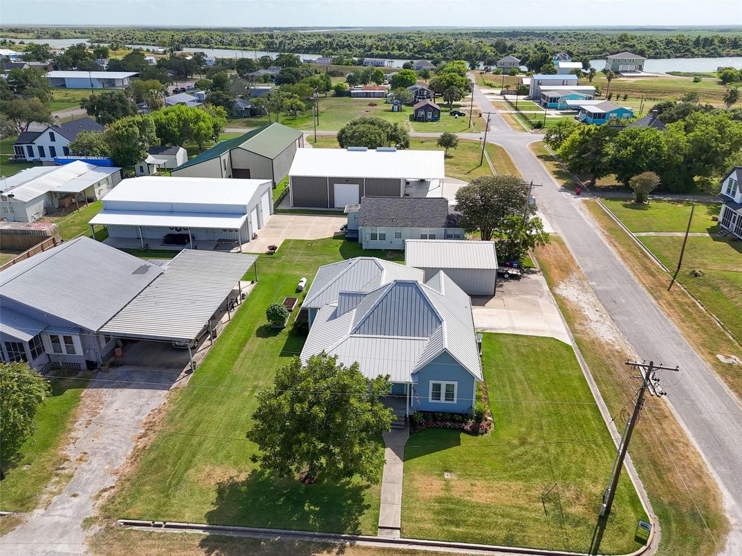 Exterior, Drone