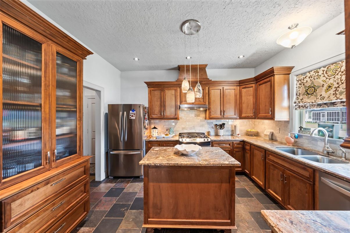 Interior, Kitchen, Pendant Lights, Recessed Lighting