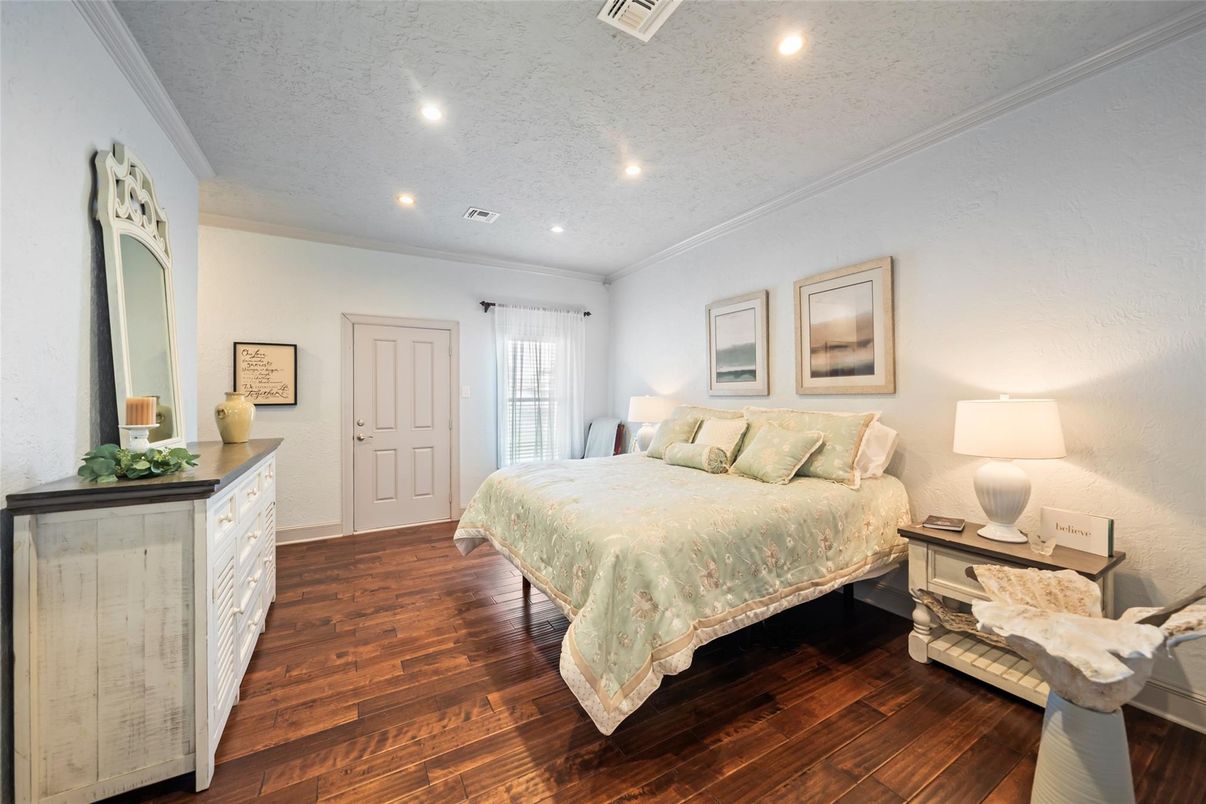 Bedroom, Interior, Recessed Lighting, Wood Texture Flooring