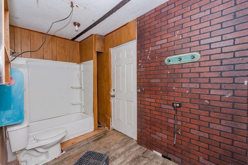 Bathroom, Interior, Stone Walls, Wood Texture Flooring, Wooden Walls