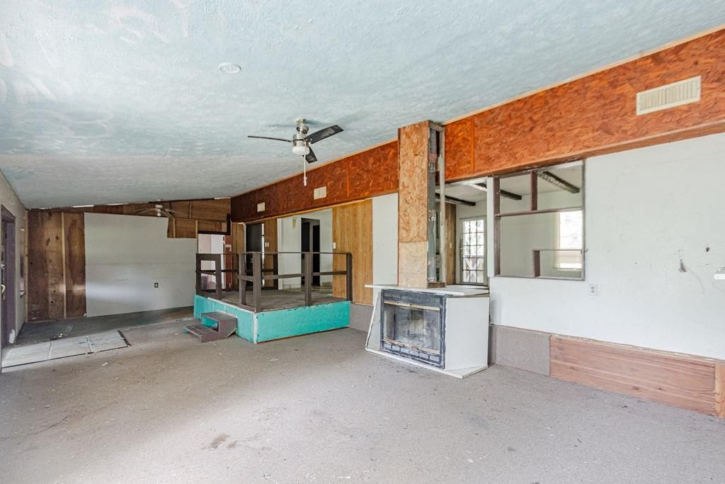Empty room, Fireplace, Interior