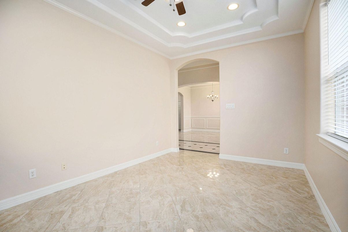 Chandelier, Empty room, Interior, Recessed Lighting