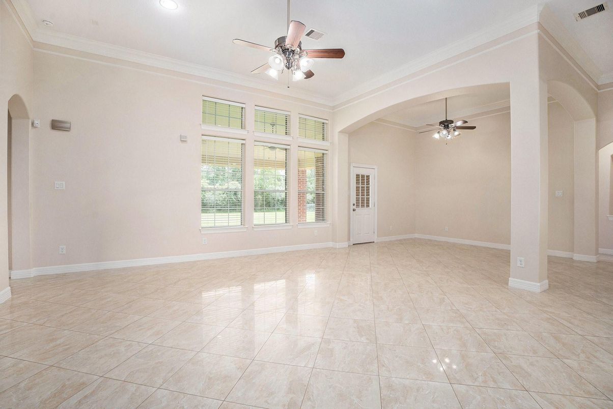 Empty room, Interior, Recessed Lighting