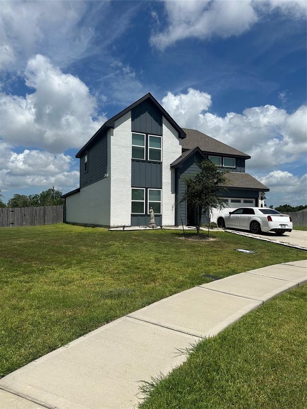 Backyard, Exterior, Facade, Farmhouse