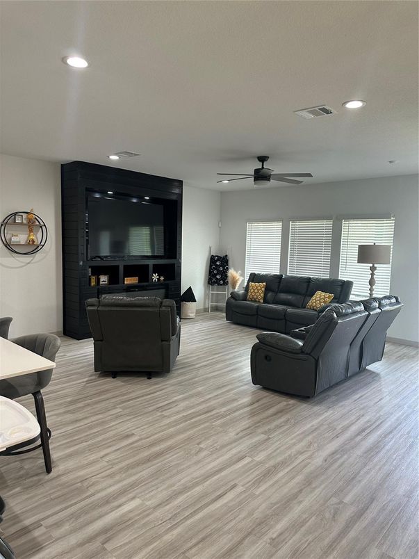 Interior, Living room, Recessed Lighting, Wood Texture Flooring