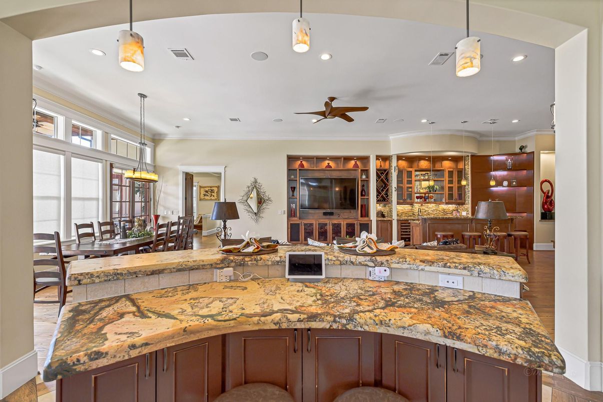 Dining room, Interior, Pendant Lights, Recessed Lighting