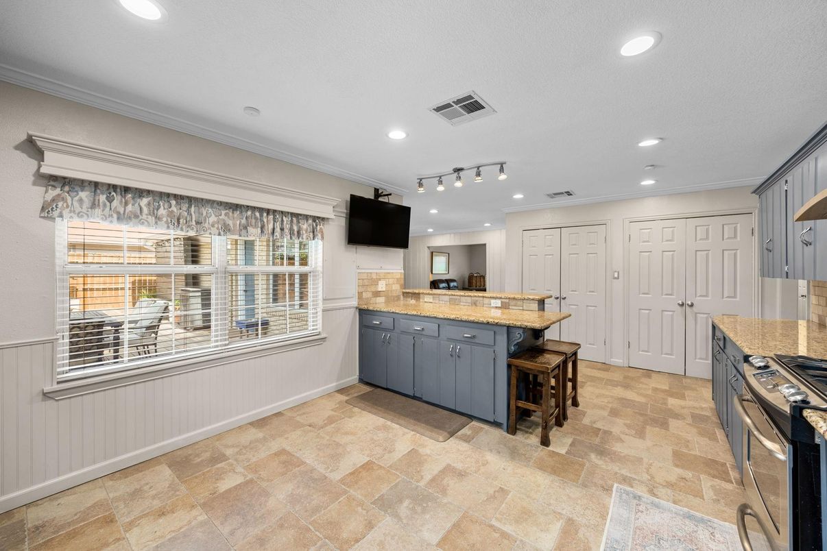Interior, Kitchen, Recessed Lighting