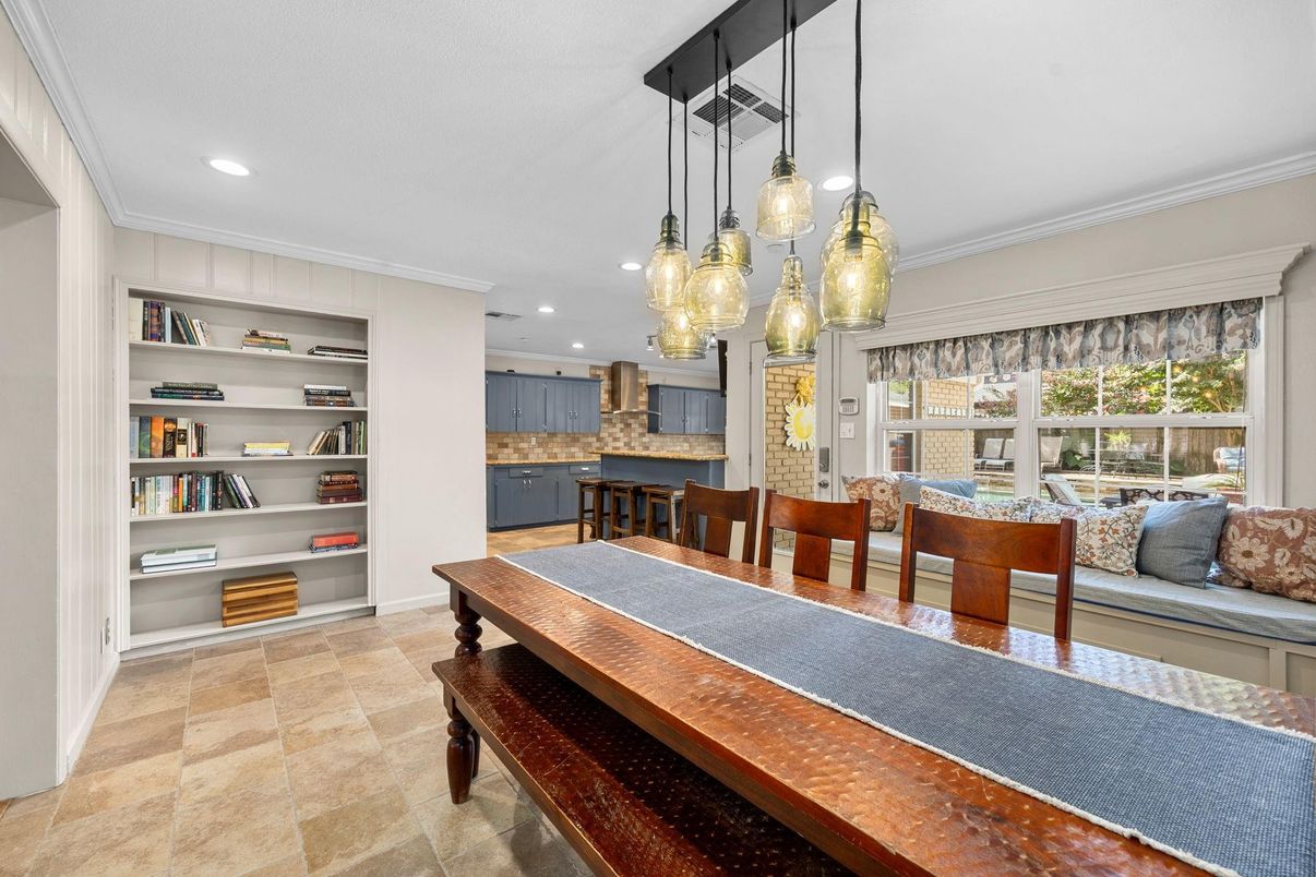 Dining room, Interior, Kitchen, Pendant Lights, Recessed Lighting