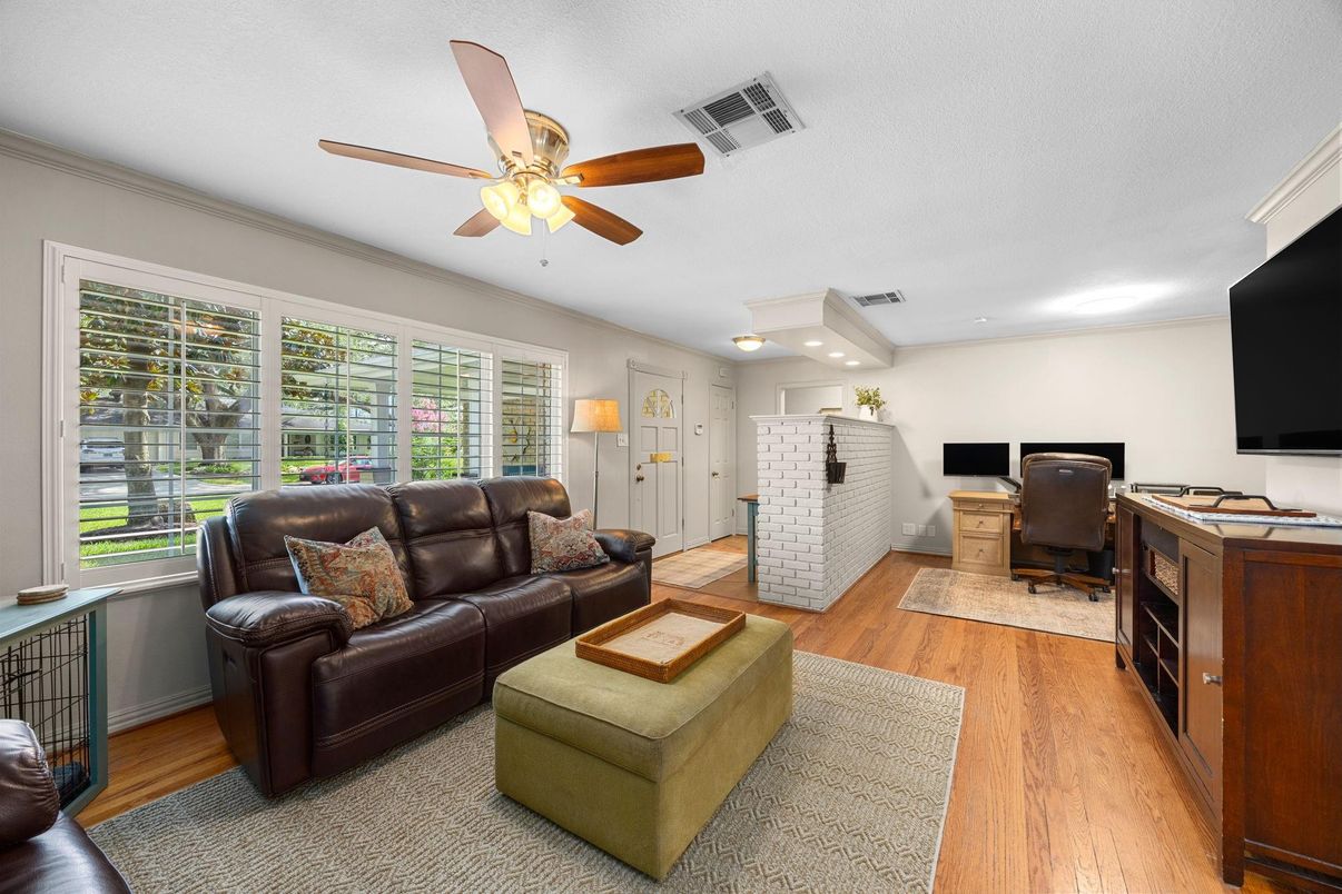 Home Office, Interior, Living room, Recessed Lighting, Wood Texture Flooring