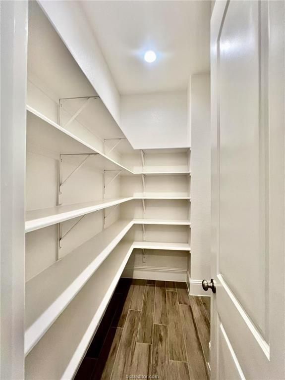 Interior, Recessed Lighting, Walk-in Closets, Wood Texture Flooring