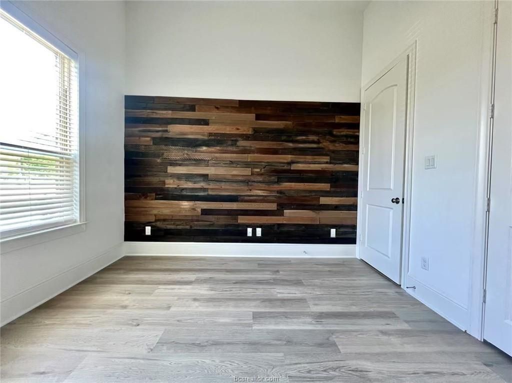 Empty room, Interior, Wood Texture Flooring, Wooden Walls