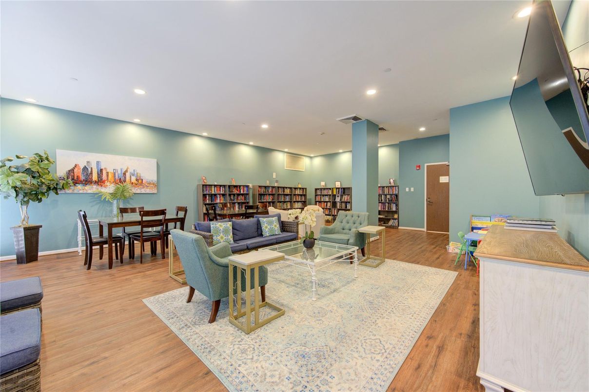 Dining room, Interior, Living room, Recessed Lighting, Wood Texture Flooring