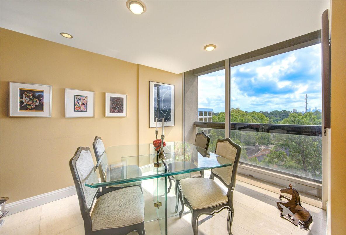 Dining room, Interior, Recessed Lighting, Water