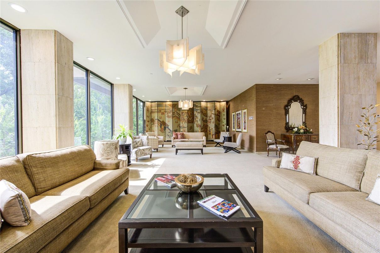 Chandelier, Dining room, Interior, Living room, Pendant Lights, Recessed Lighting