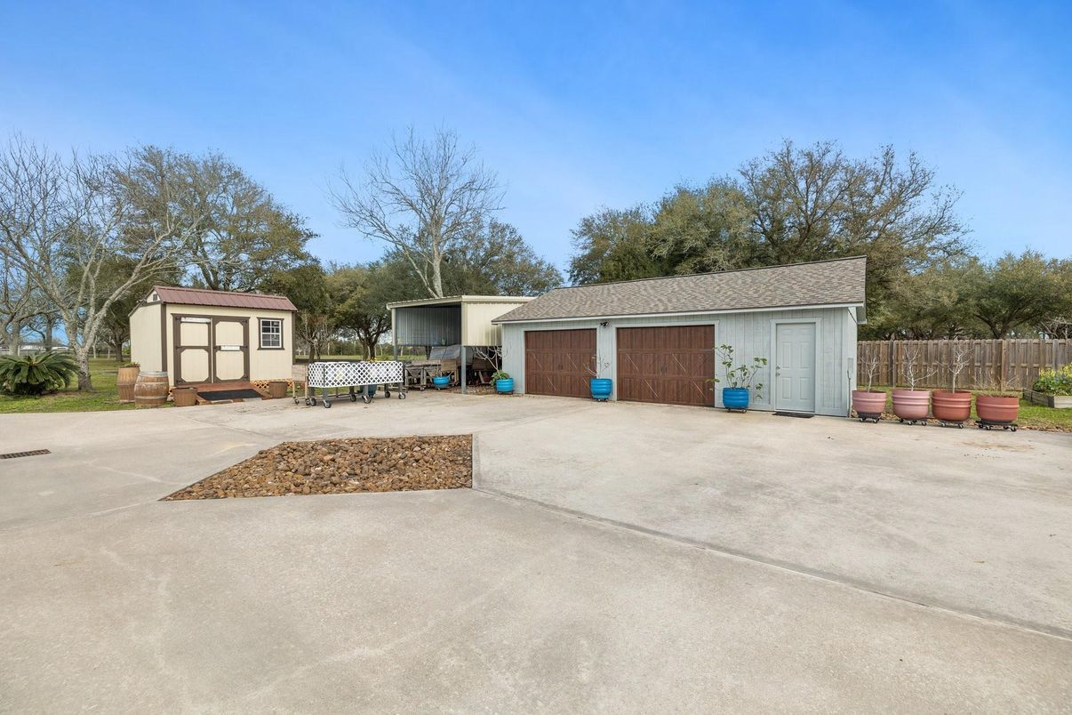 Backyard, Exterior