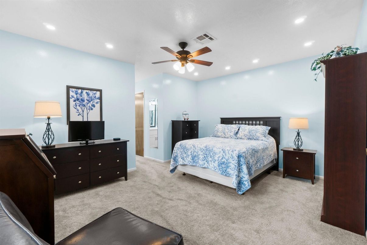 Bedroom, Interior, Recessed Lighting