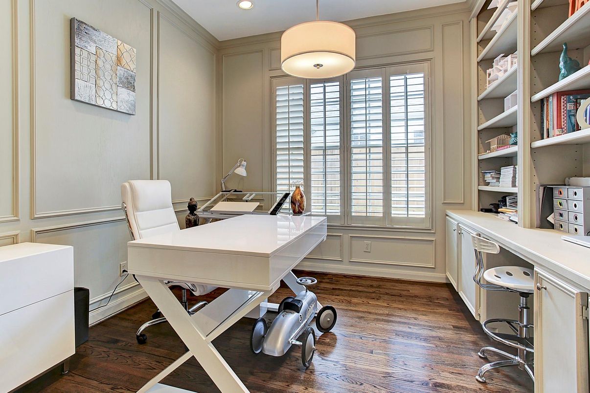 Home Office, Interior, Pendant Lights, Recessed Lighting, Wood Texture Flooring