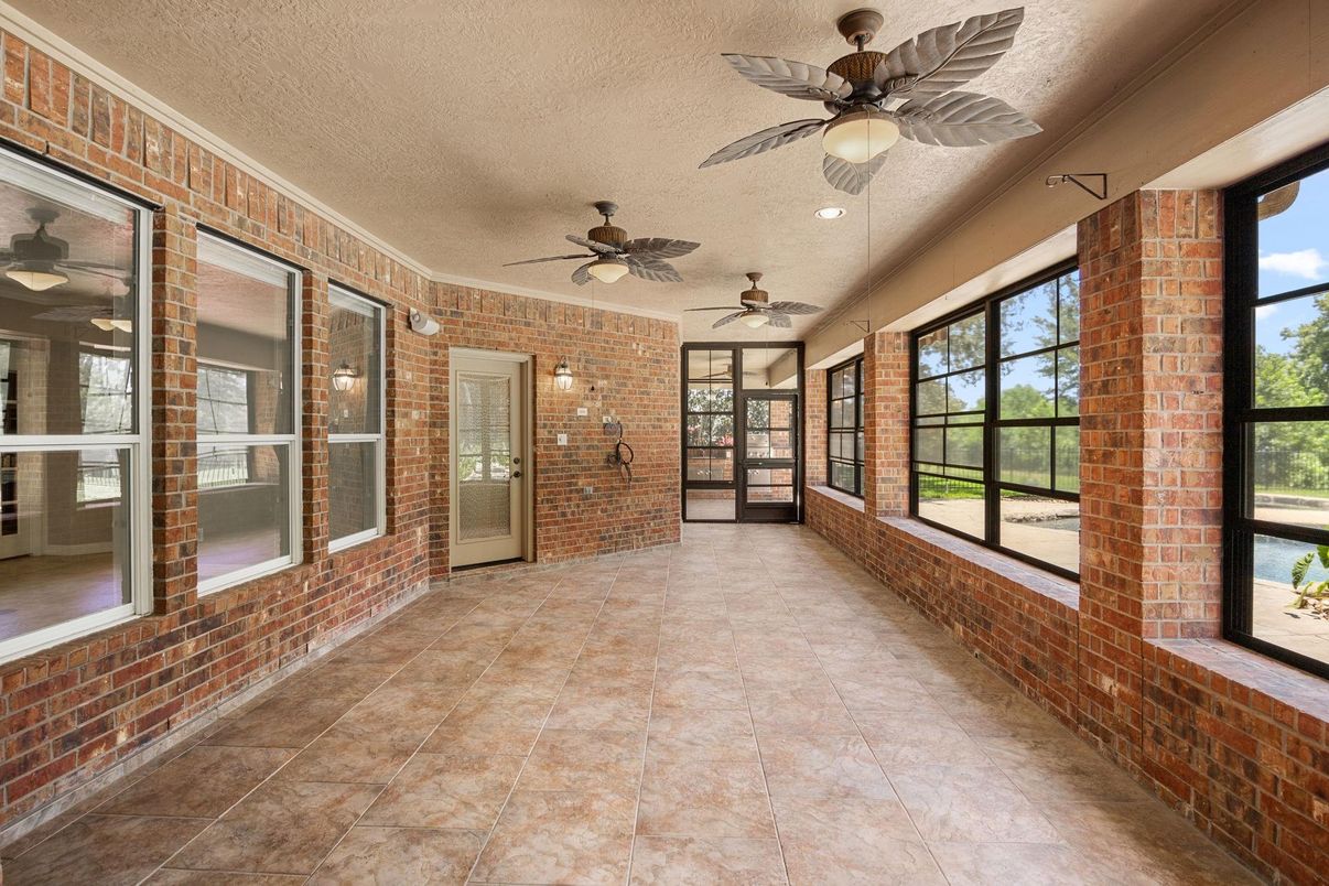 Empty room, Interior, Recessed Lighting, Stone Walls