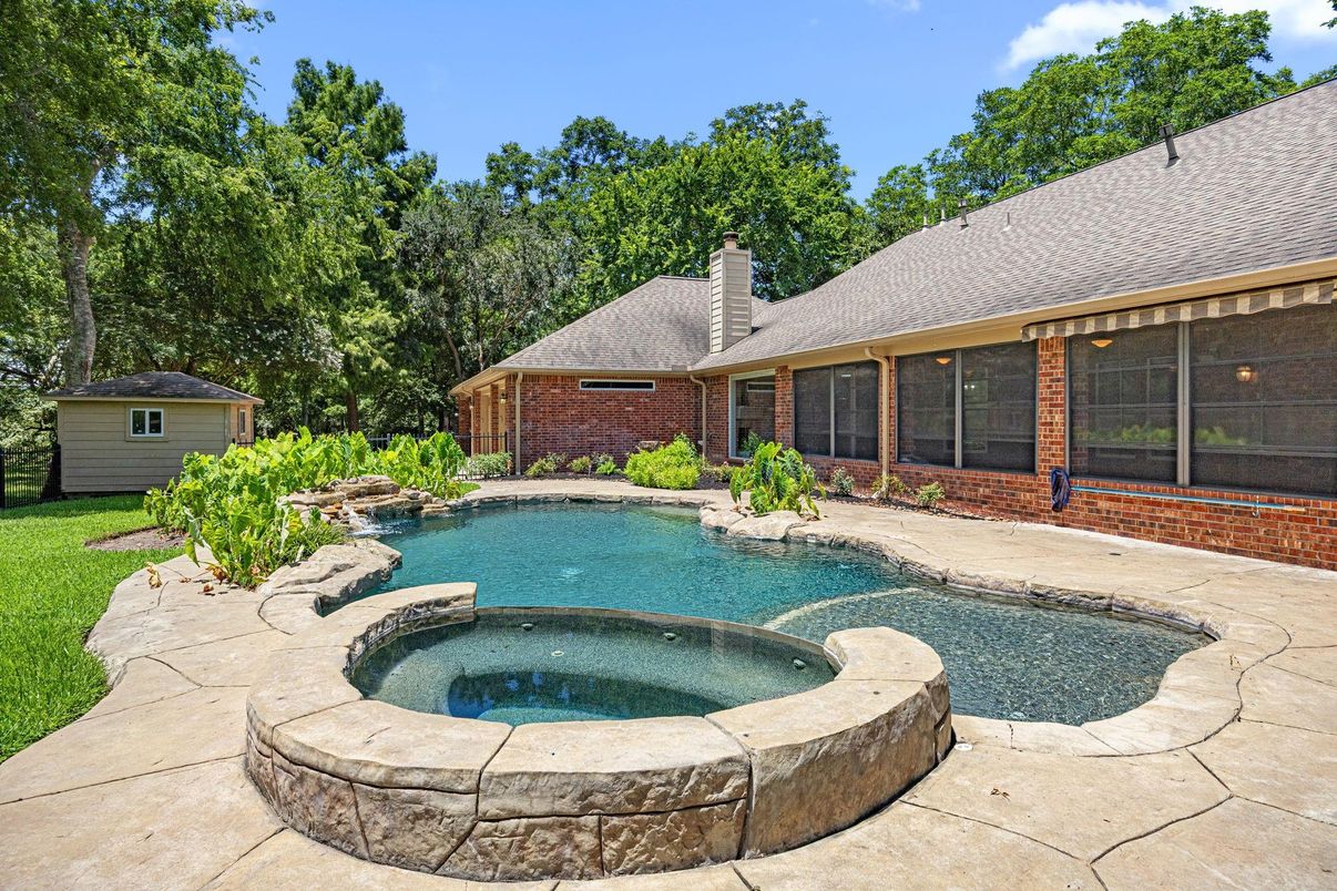 Exterior, Pool