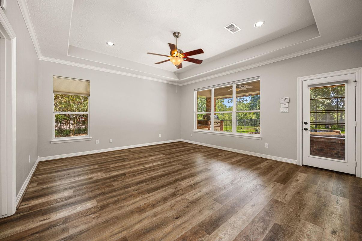 Empty room, Interior, Recessed Lighting, Wood Texture Flooring