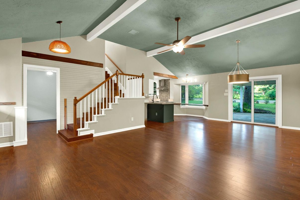 Interior, Pendant Lights, Wood Texture Flooring