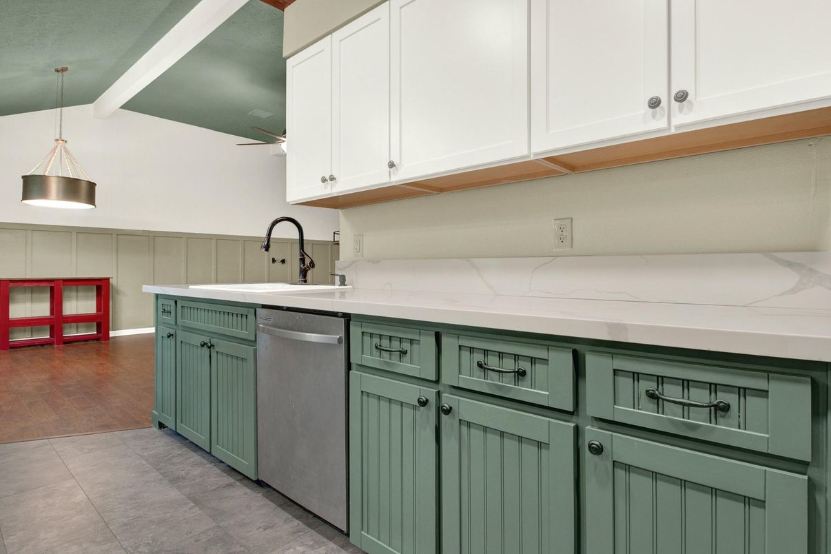 Interior, Kitchen, Pendant Lights, Wood Texture Flooring
