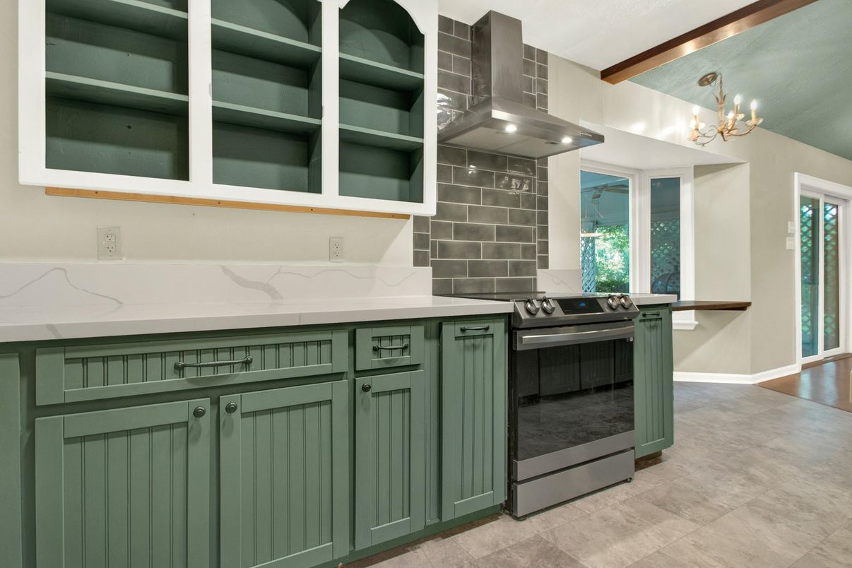Chandelier, Interior, Kitchen, Stainless Steel Appliances, Wooden Beams