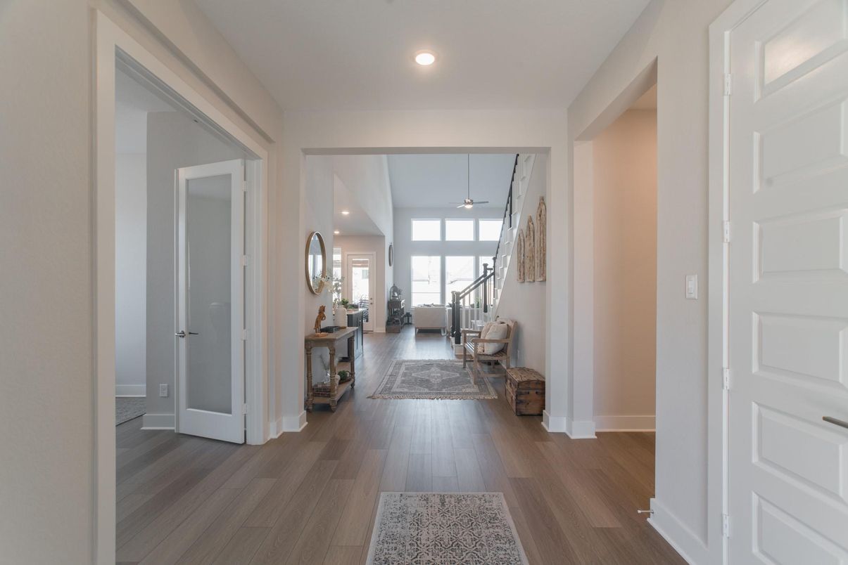 Interior, Recessed Lighting, Wood Texture Flooring