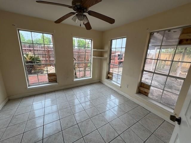 Empty room, Interior