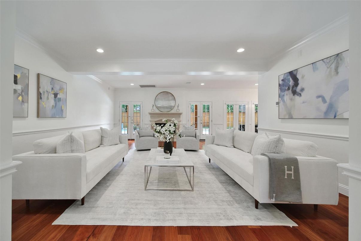 Interior, Living room, Recessed Lighting, Wood Texture Flooring