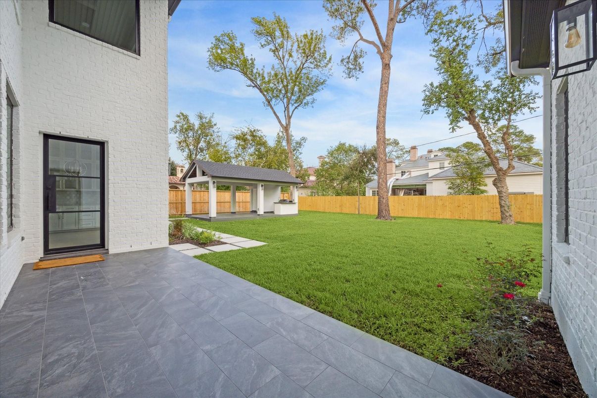 Backyard, Exterior