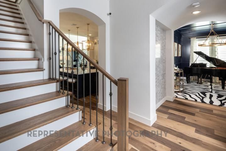Interior, Pendant Lights, Piano, Recessed Lighting, Wood Texture Flooring