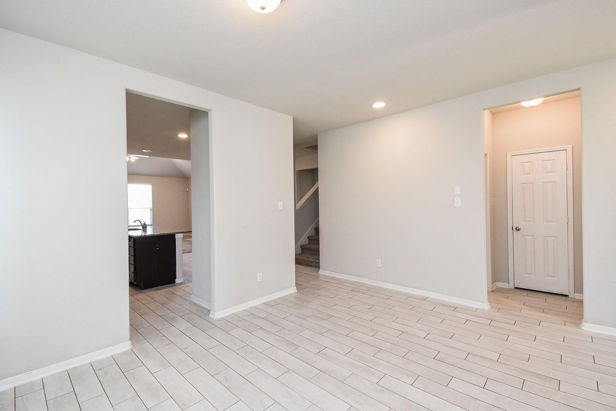 Empty room, Interior, Recessed Lighting