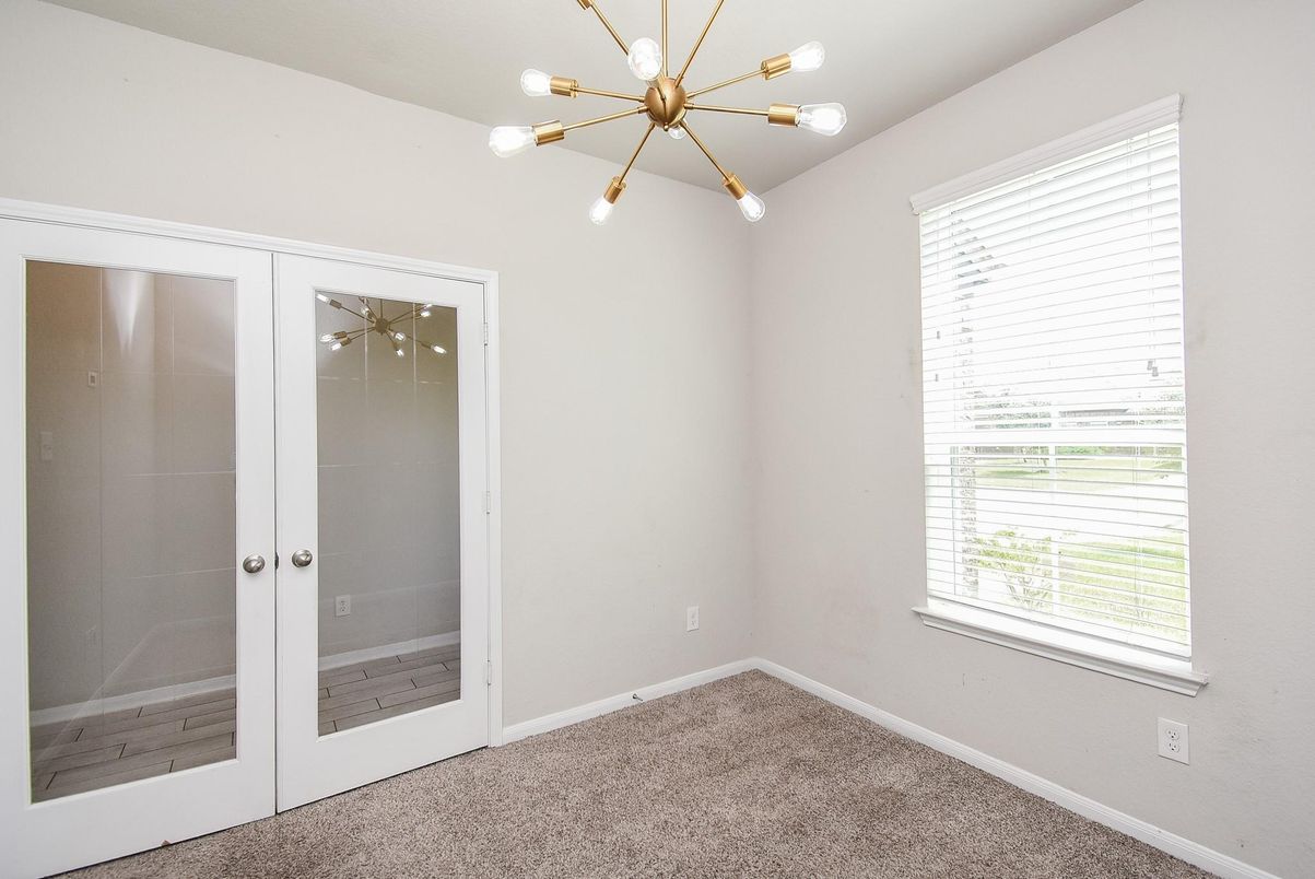 Empty room, Interior, Pendant Lights