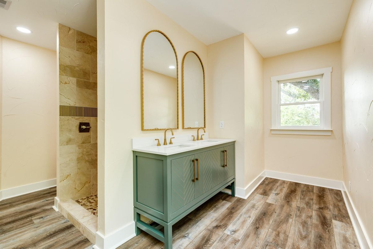 Bathroom, Interior, Recessed Lighting, Wood Texture Flooring