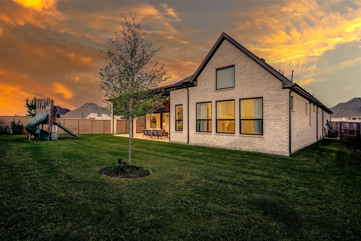Backyard, Exterior, Playground
