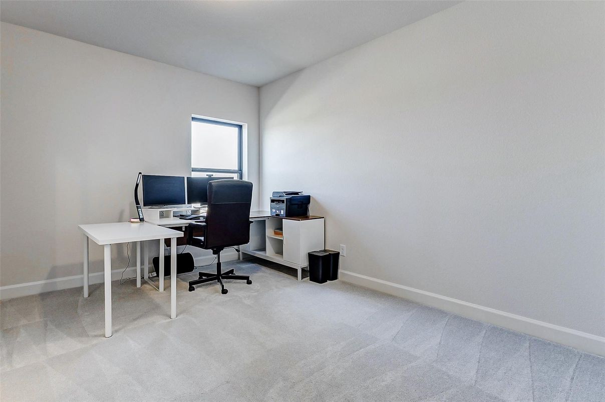 Home Office, Interior