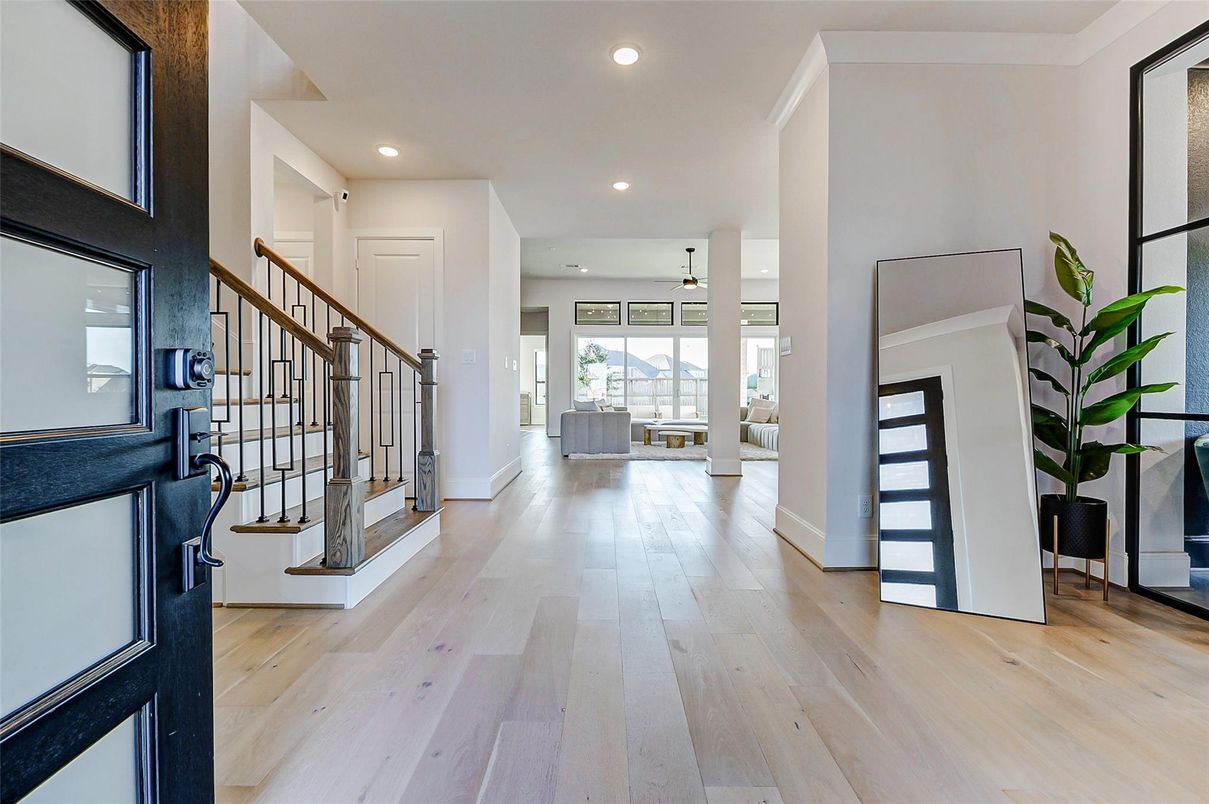 Interior, Pendant Lights, Recessed Lighting, Wood Texture Flooring