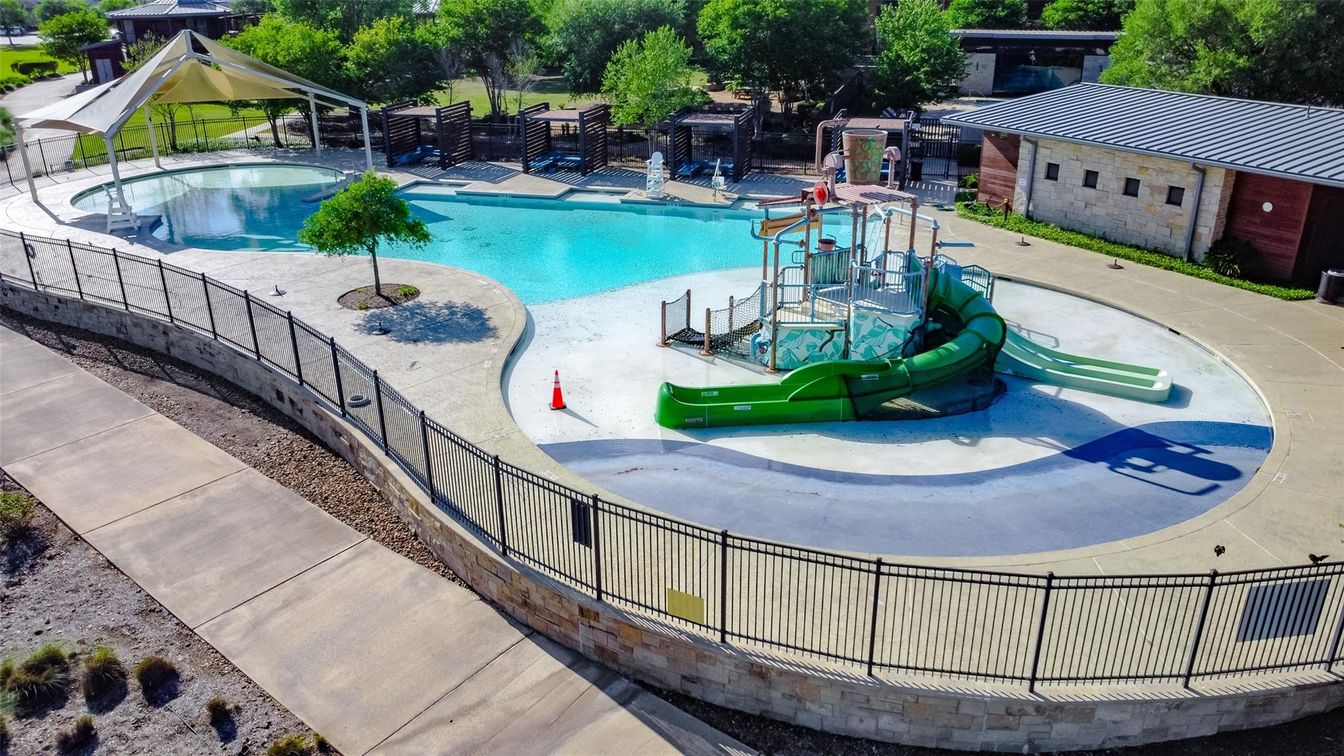 Exterior, Playground, Pool