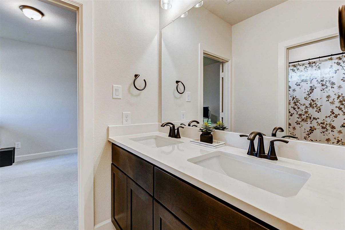 Bathroom, Dual Sink Vanities, Interior