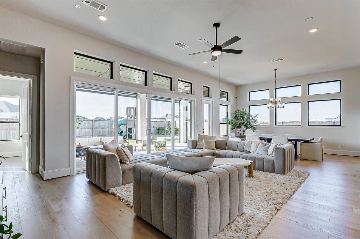 Dining room, Interior, Living room, Pendant Lights, Recessed Lighting, Wood Texture Flooring