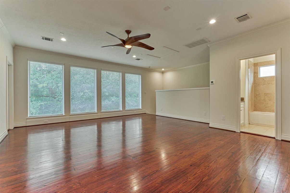 Empty room, Interior, Recessed Lighting, Wood Texture Flooring