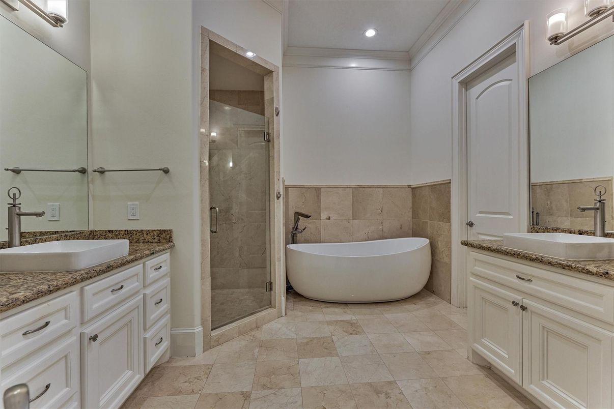 Bathroom, Dual Sink Vanities, Free Standing Baths, Glass Shower, Interior, Recessed Lighting