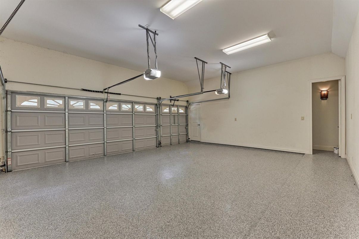 Garage, Interior