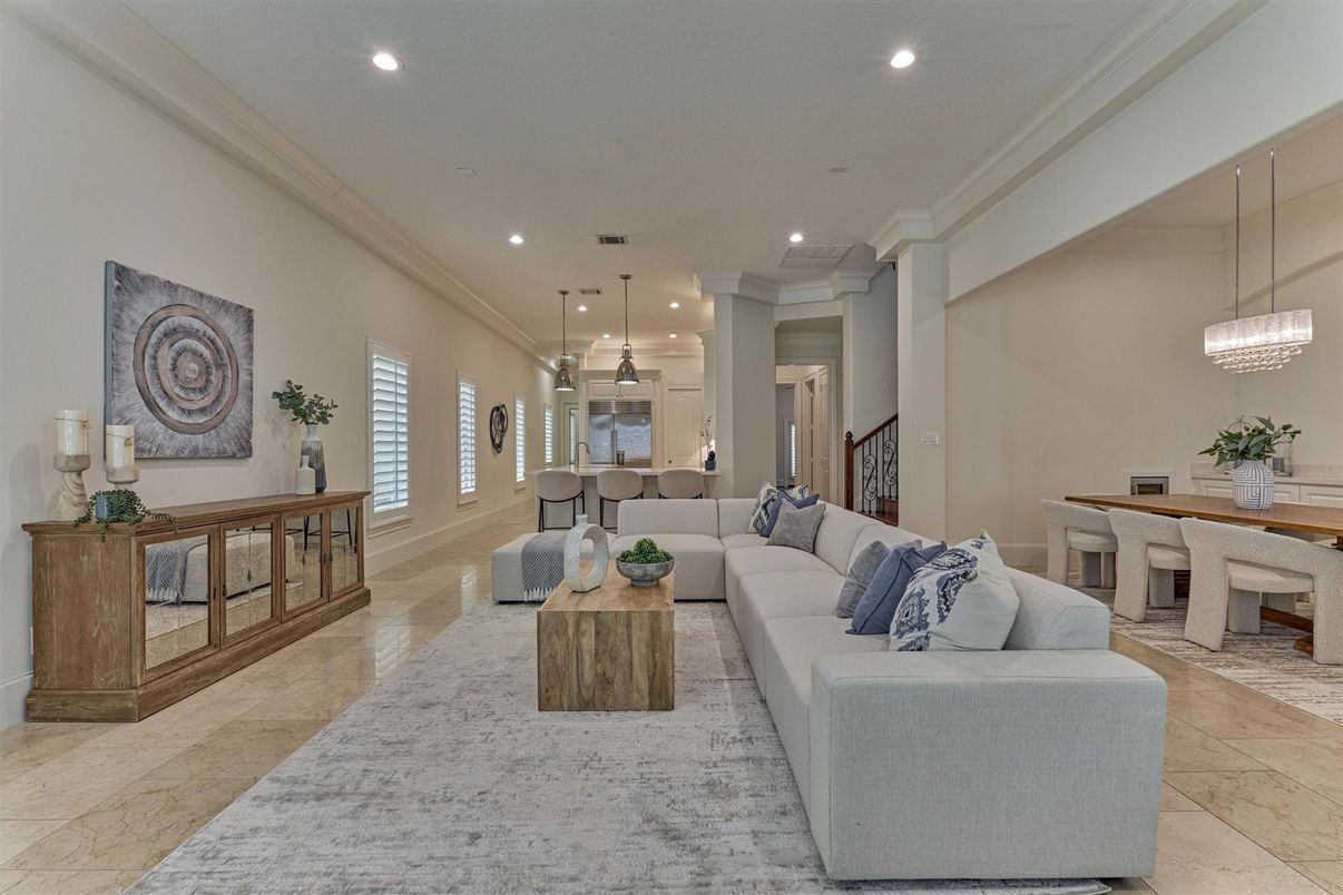 Dining room, Interior, Living room, Pendant Lights, Recessed Lighting
