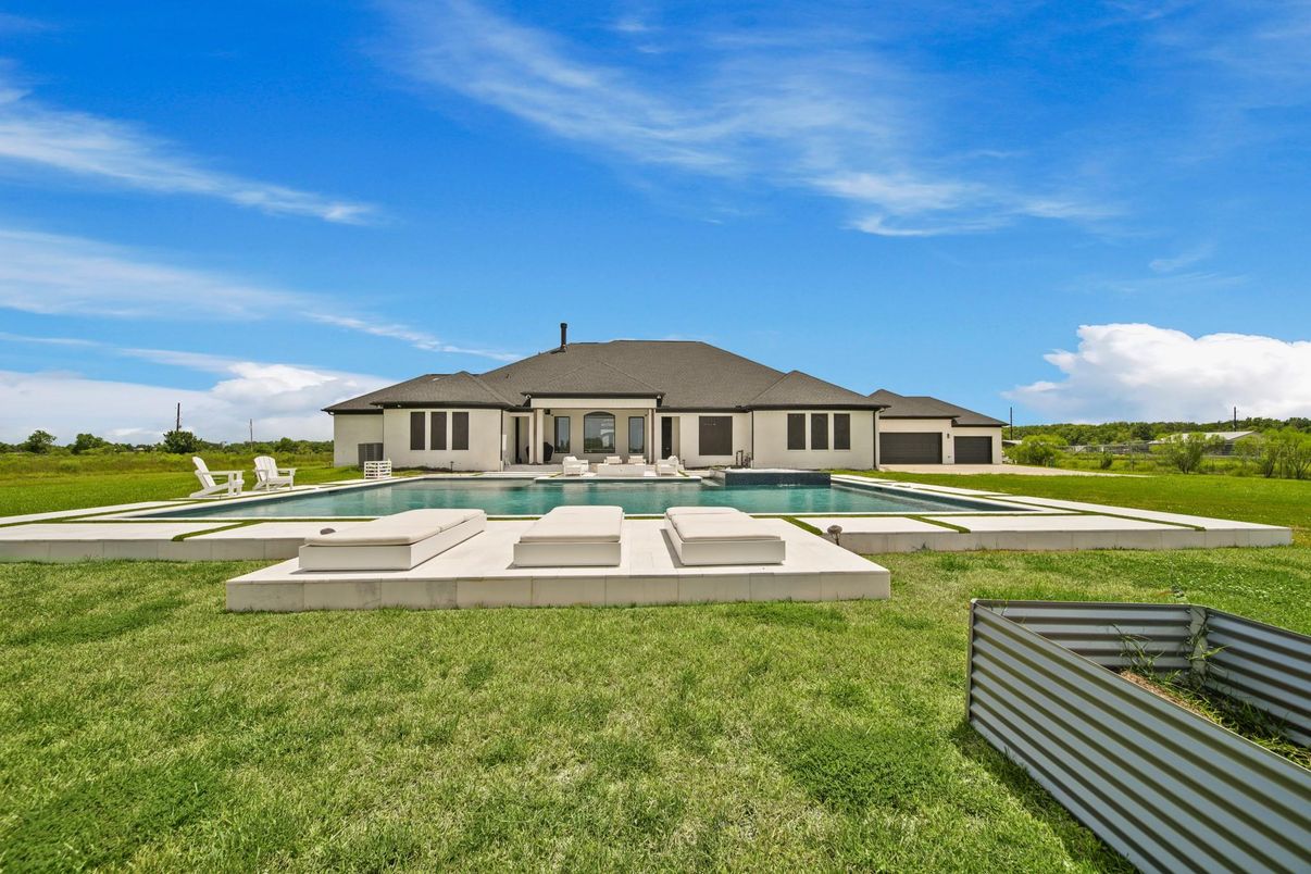 Backyard, Exterior, Pool