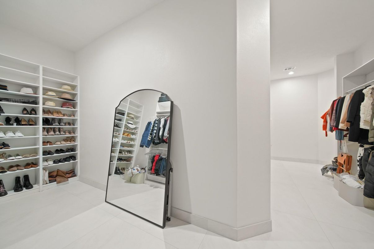Interior, Recessed Lighting, Walk-in Closets