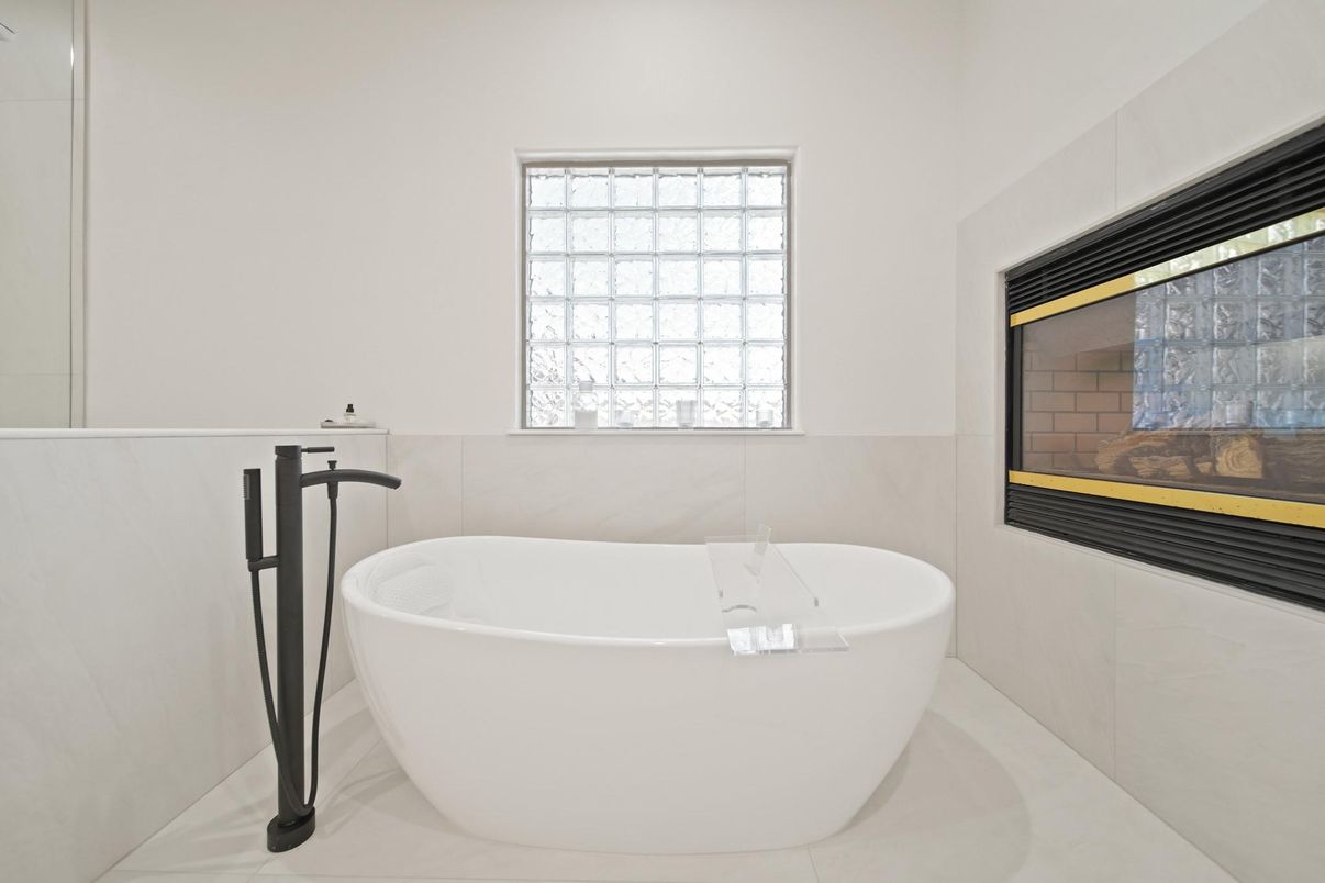 Bathroom, Free Standing Baths, Interior